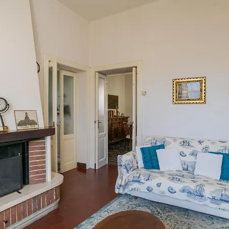 Guesthost - Historic With Garden & Lakeview *