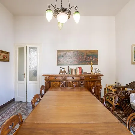 公寓 Guesthost - Historic With Garden & Lakeview 赫拉弗多纳